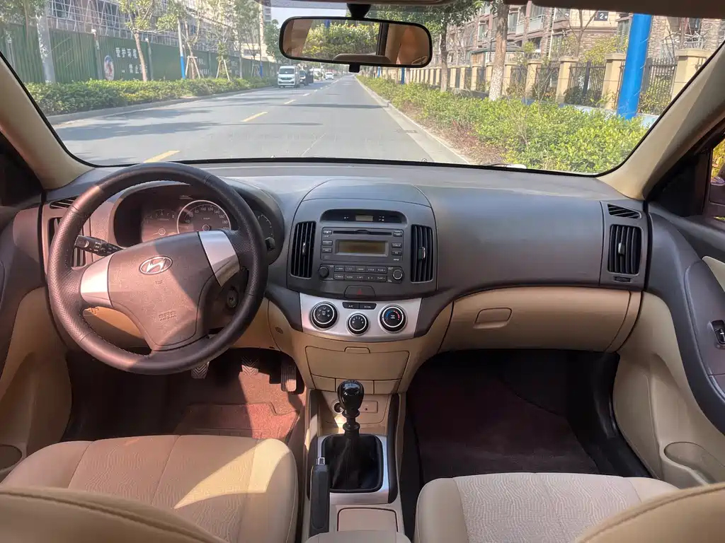HYUNDAI CELESTA 2009