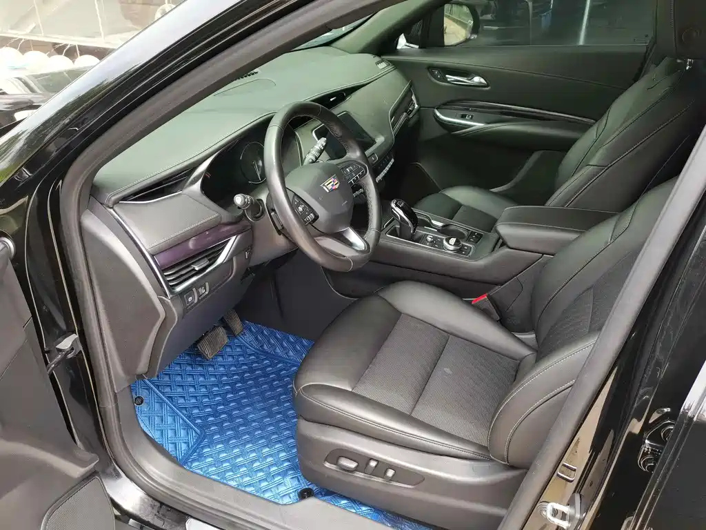 CADILLAC XT4 2021