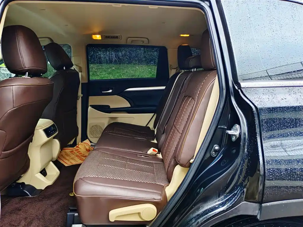 TOYOTA HIGHLANDER 2021