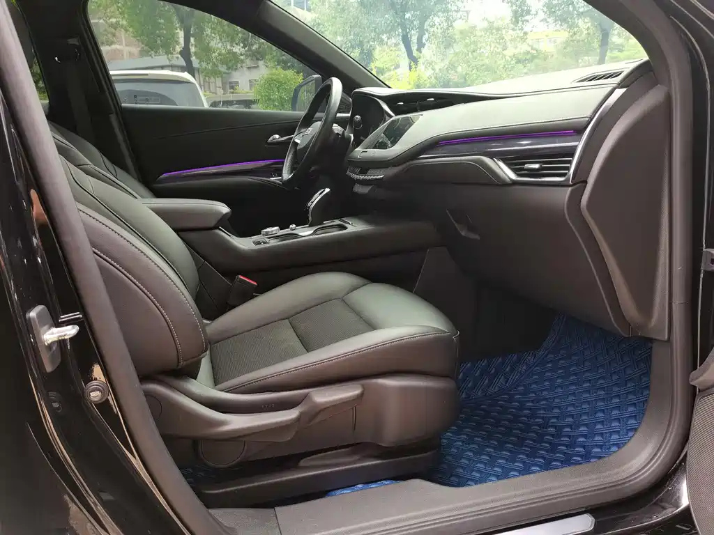 CADILLAC XT4 2021