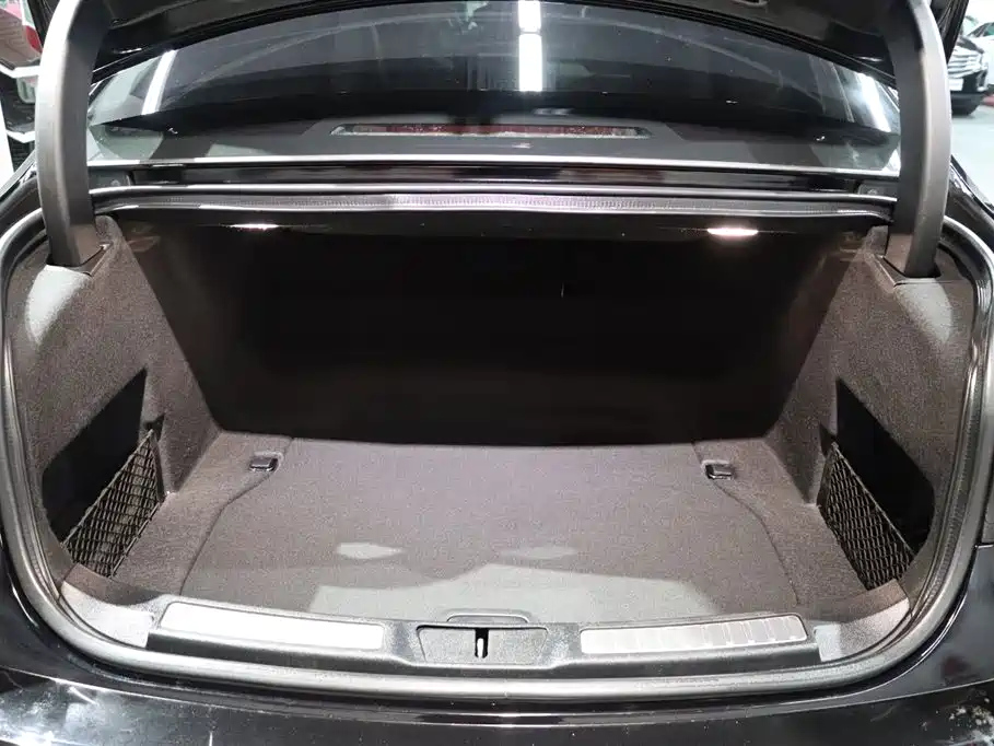 LINCOLN CONTINENTAL 2019
