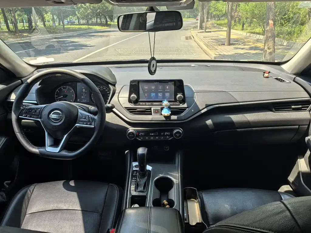 NISSAN TEANA 2019