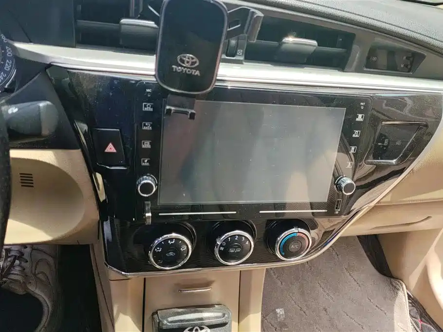 TOYOTA COROLLA 2015
