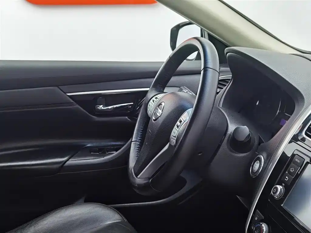 NISSAN TEANA 2018