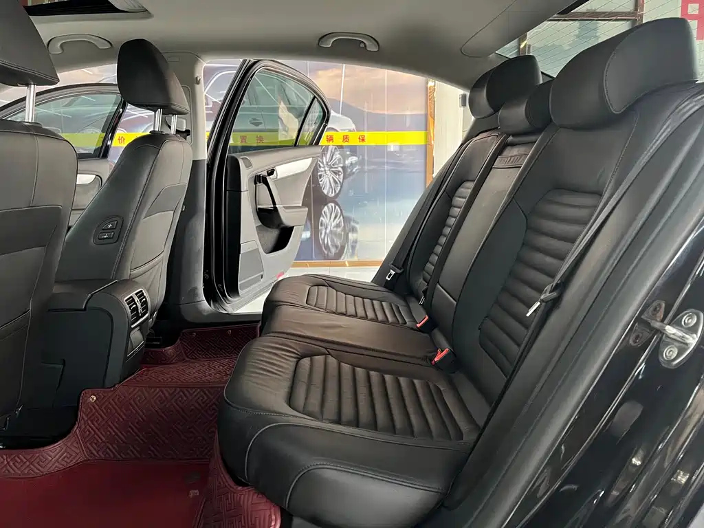 VOLKSWAGEN MAGOTAN 2016