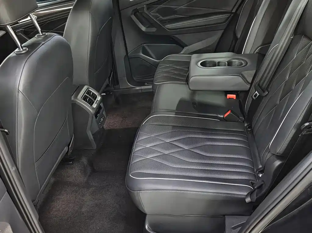 VOLKSWAGEN TIGUAN L 2023