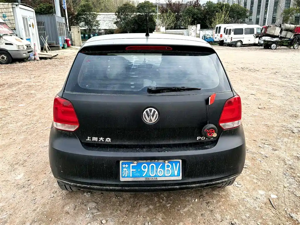VOLKSWAGEN POLO 2013