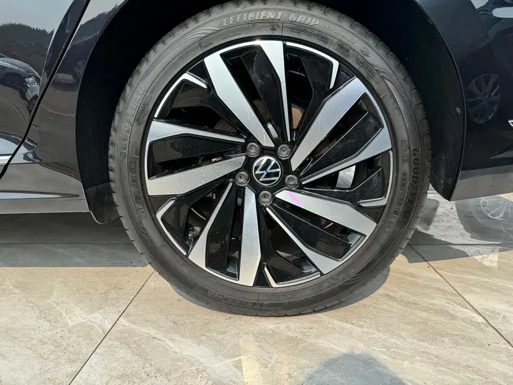 VOLKSWAGEN PASSAT 2022