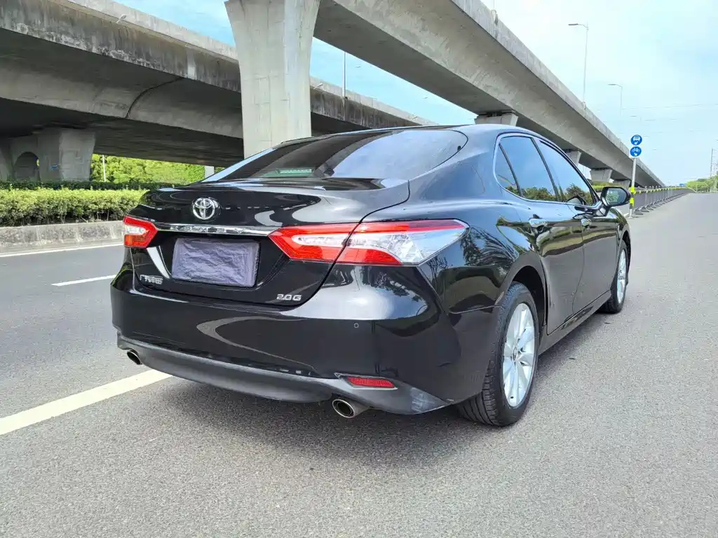 TOYOTA CAMRY 2021