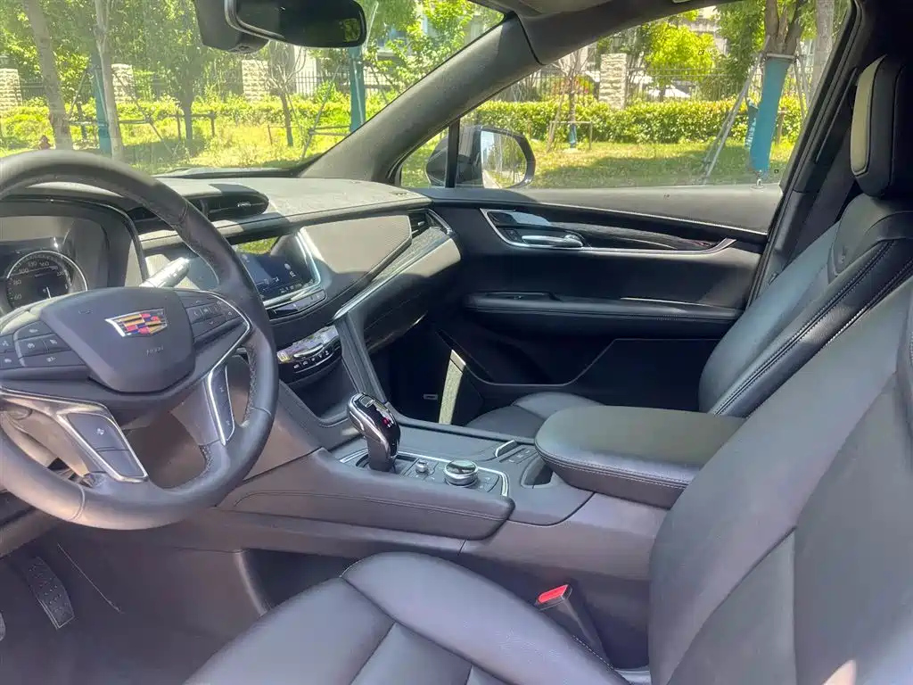 CADILLAC XT5 2021