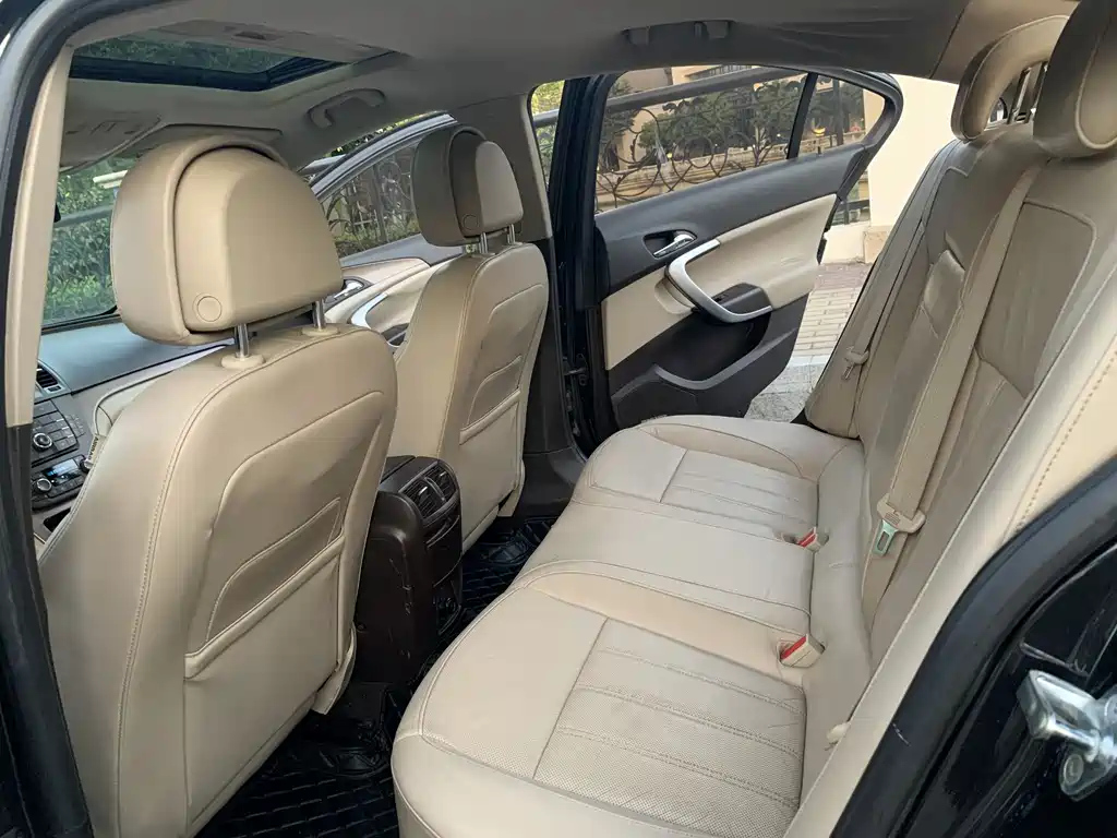 BUICK REGAL 2010