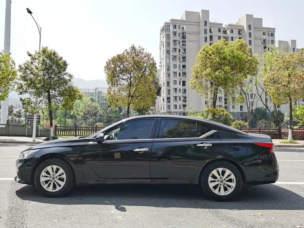 NISSAN TEANA 2021