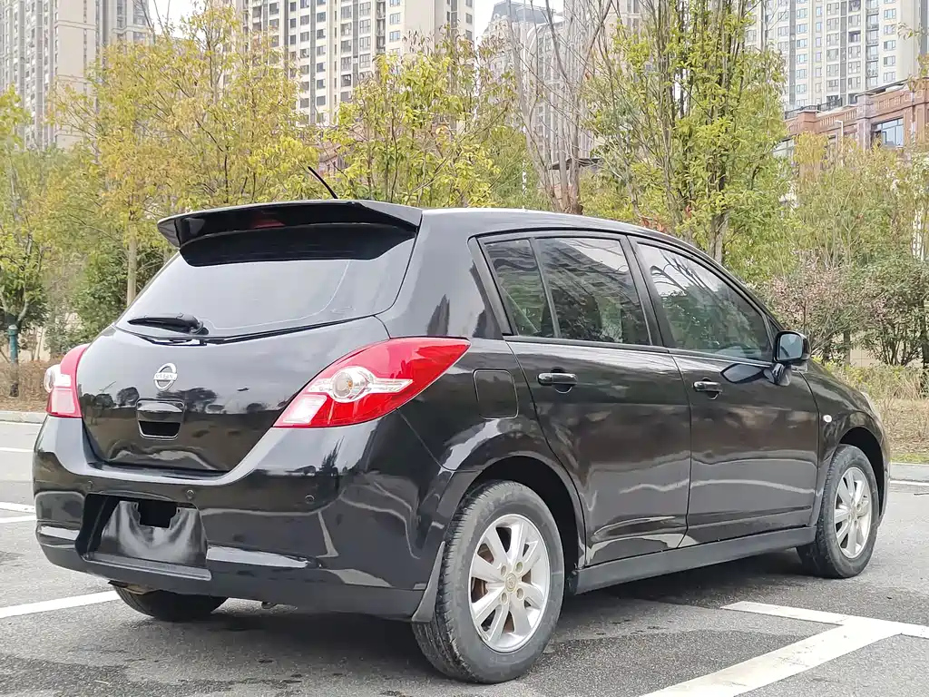 NISSAN TIIDA TIIDA 2010