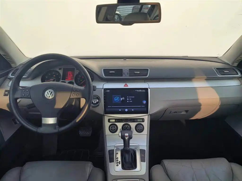 VOLKSWAGEN MAGOTAN 2010
