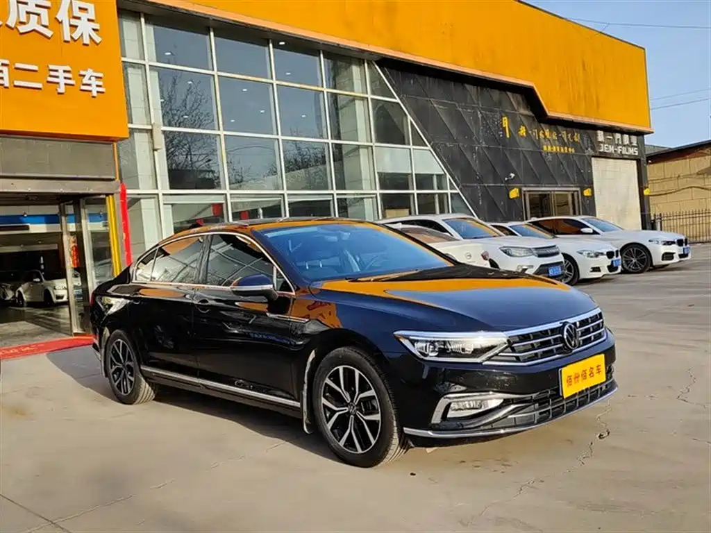 VOLKSWAGEN MAGOTAN 2023