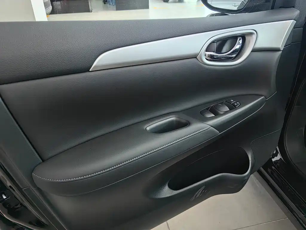 NISSAN SYLPHY 2024