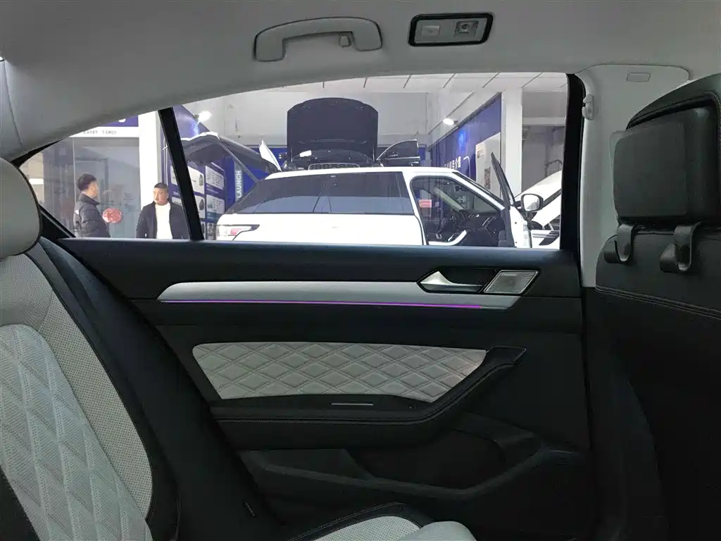 VOLKSWAGEN MAGOTAN 2022