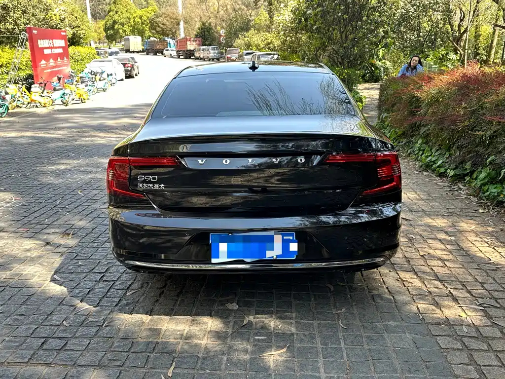 VOLVO S90 2021