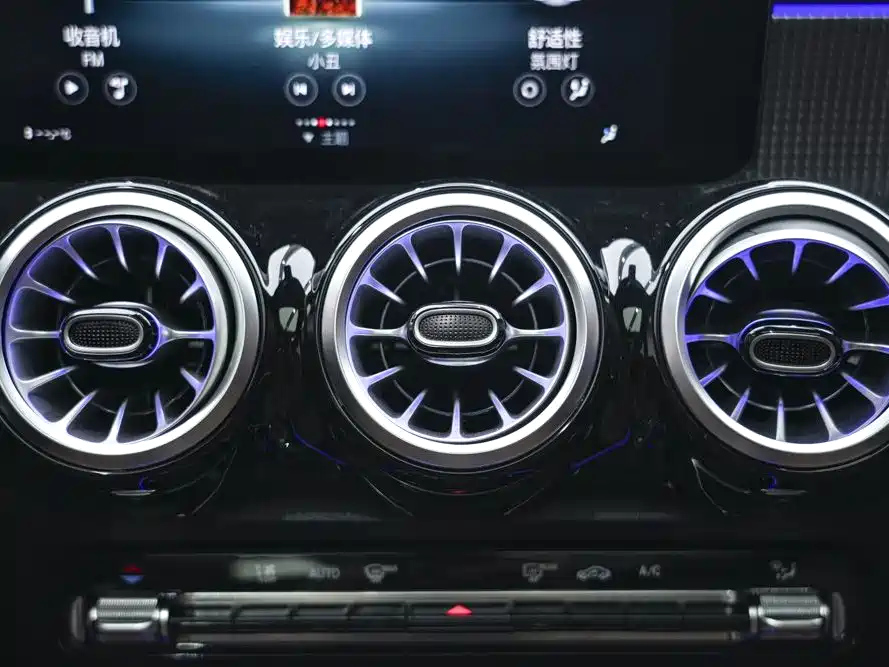 MERCEDES BENZ GLB 2023