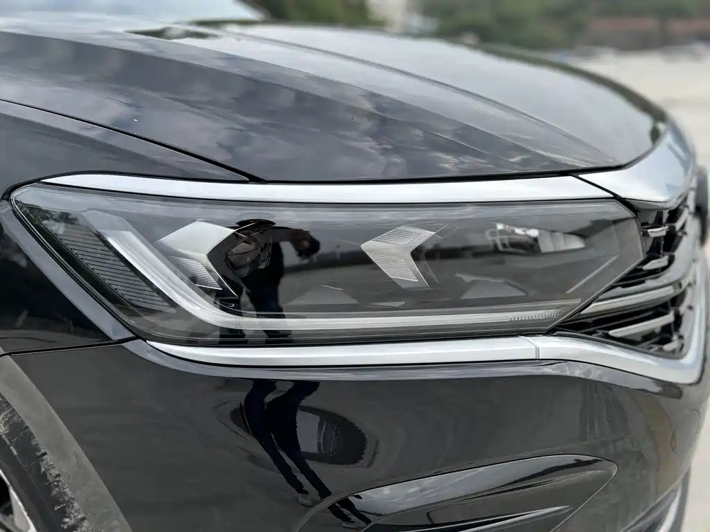 VOLKSWAGEN PASSAT 2022