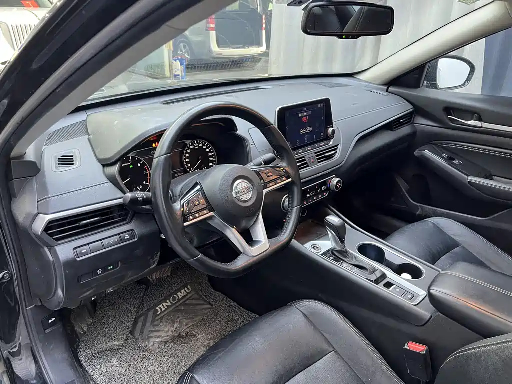 NISSAN TEANA 2020