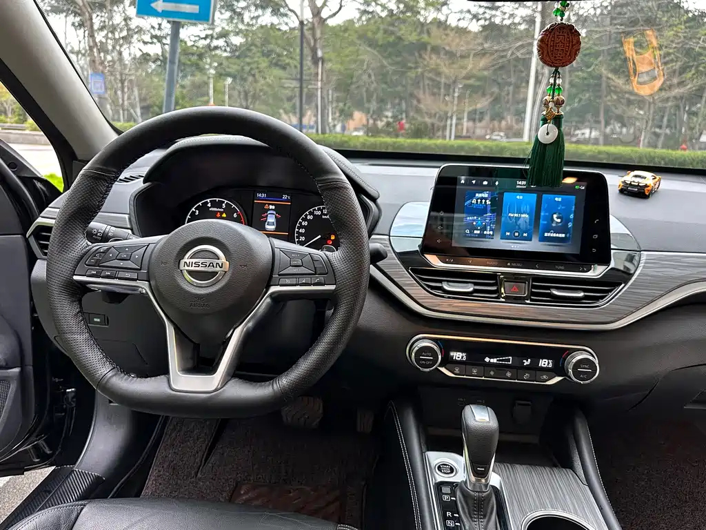 NISSAN TEANA 2022