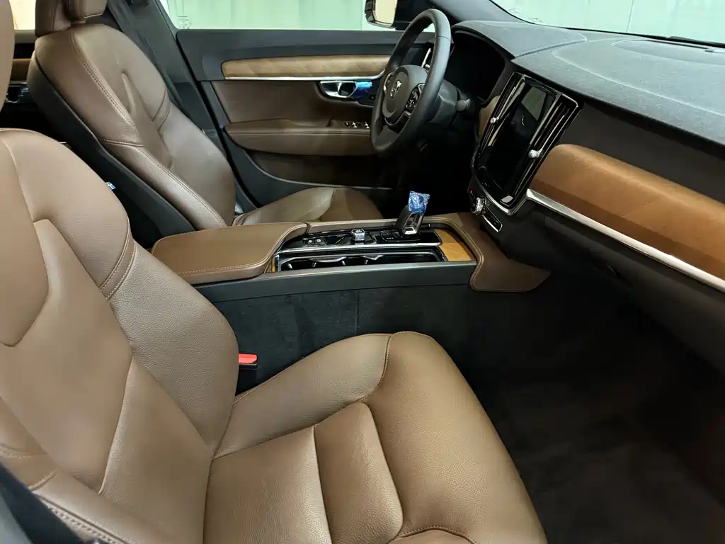 VOLVO S90 2022