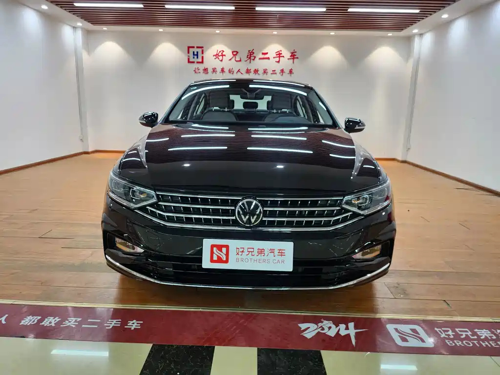 VOLKSWAGEN MAGOTAN 2023