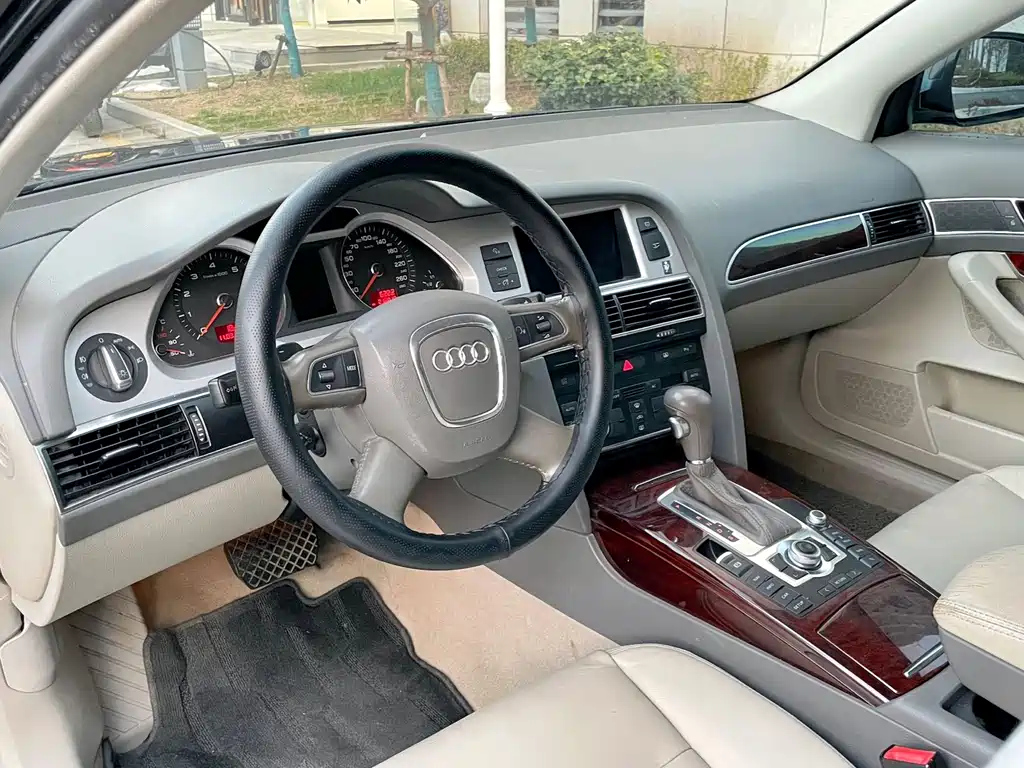 AUDI A6L 2010