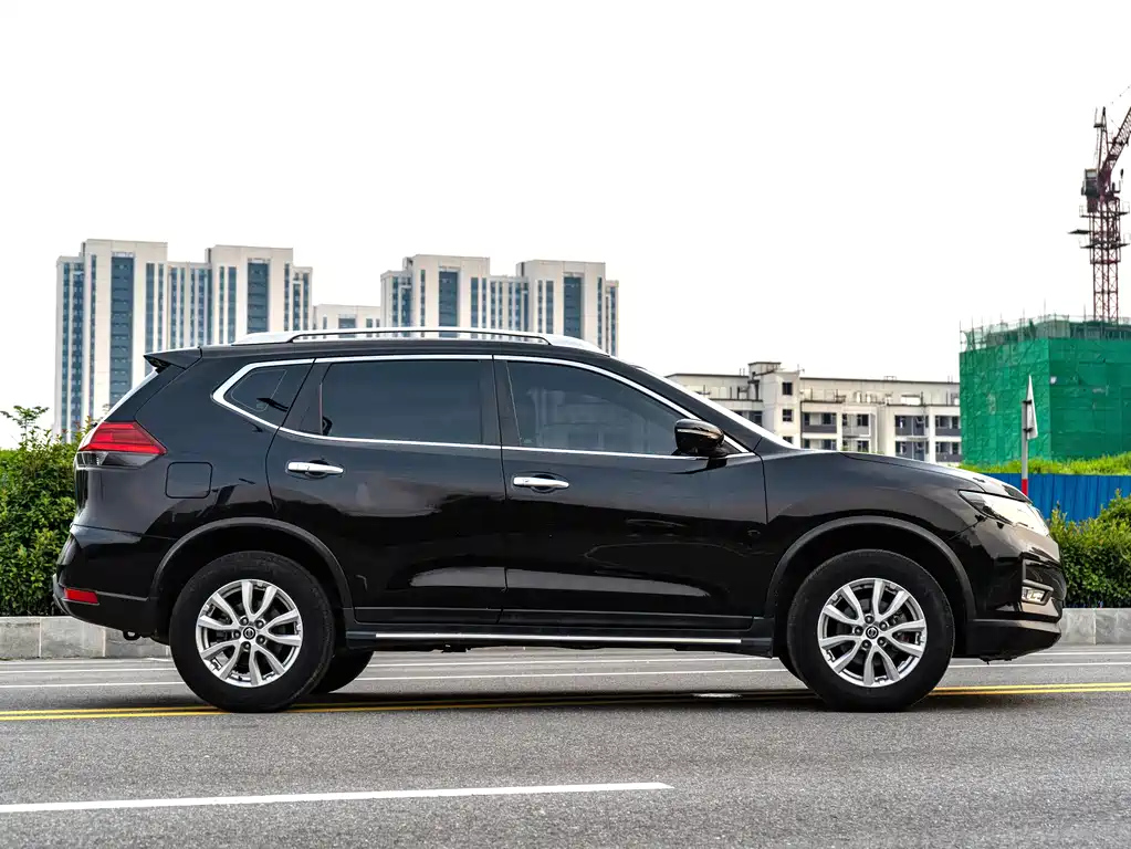NISSAN X-TRAIL 2018