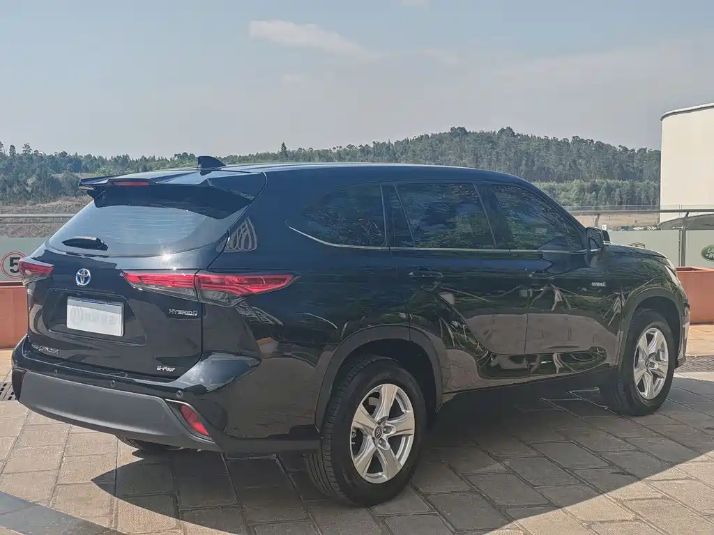 TOYOTA HIGHLANDER 2023