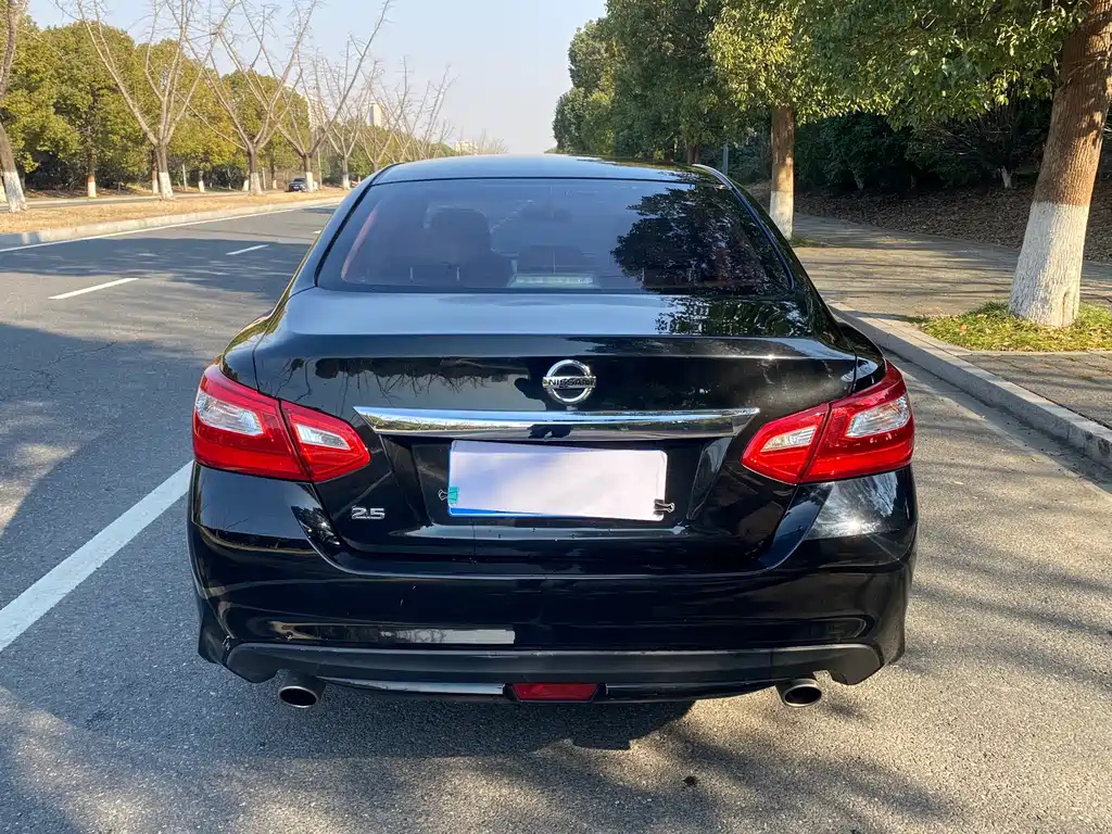 NISSAN TEANA 2017