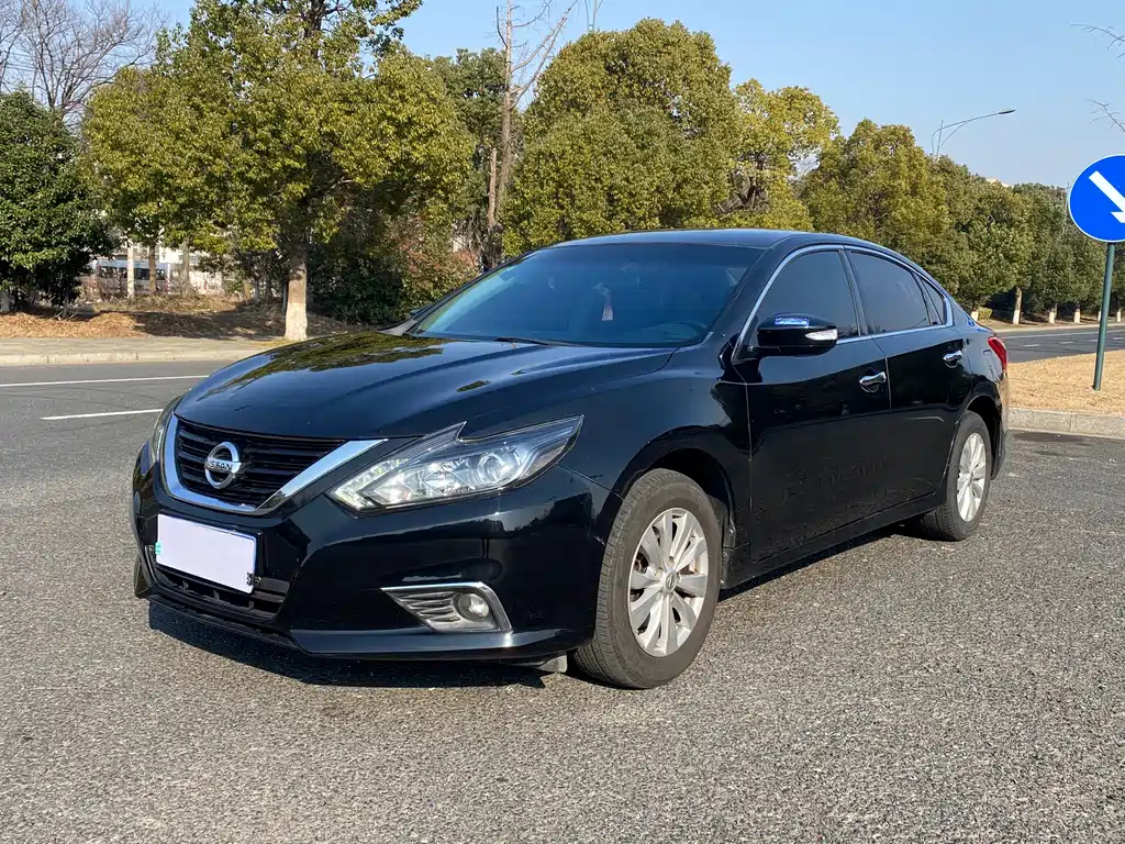 NISSAN TEANA 2017