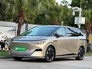 Заказать XPENG MOTORS X9