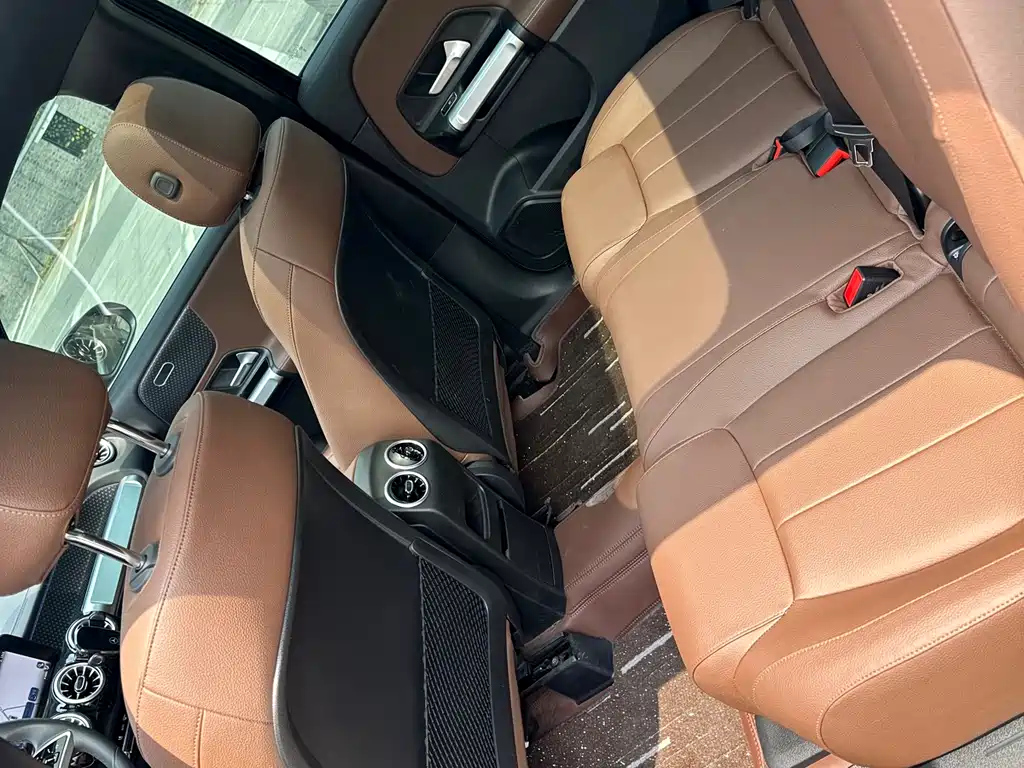 MERCEDES BENZ GLB 2024