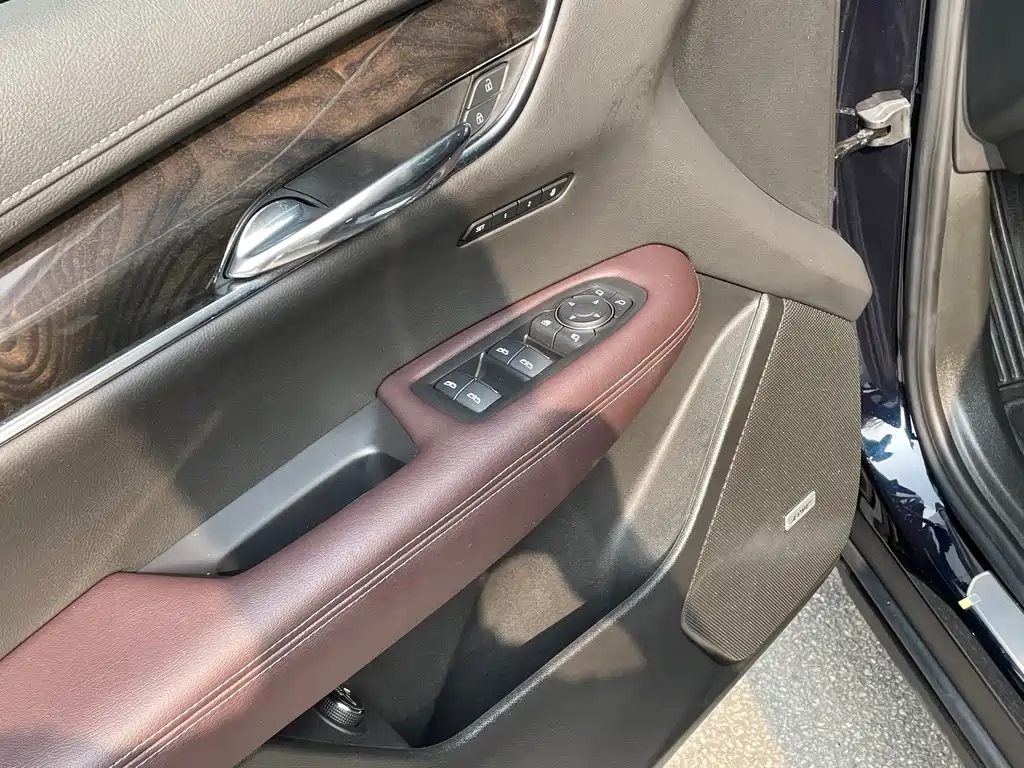 CADILLAC XT6 2021