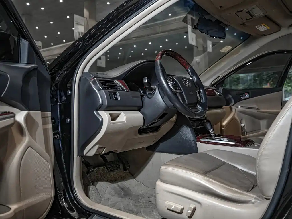 TOYOTA CAMRY 2014