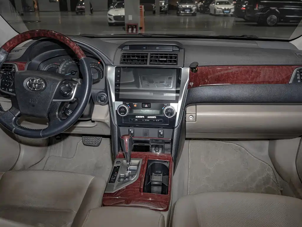 TOYOTA CAMRY 2014