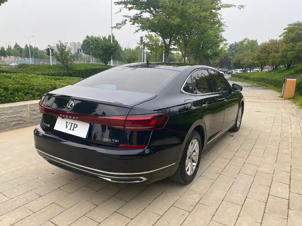 VOLKSWAGEN PASSAT 2022