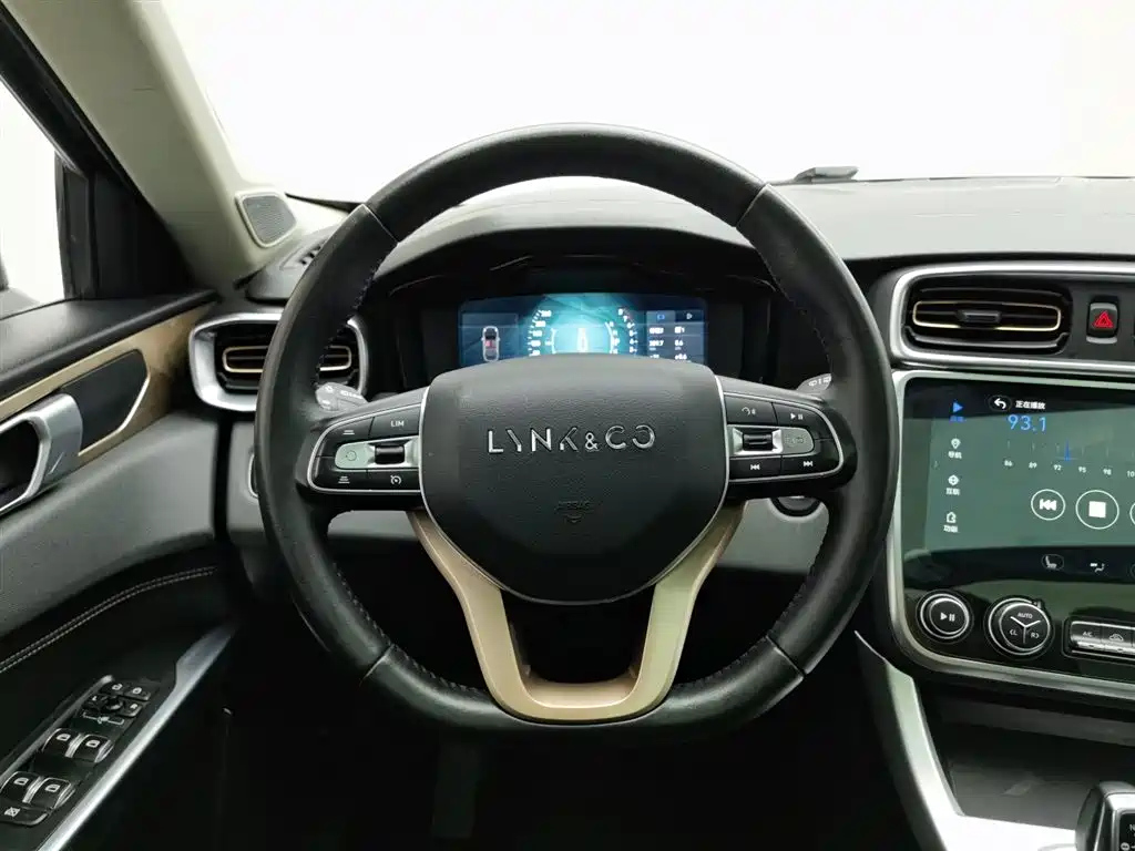 LYNK&CO 01 2018