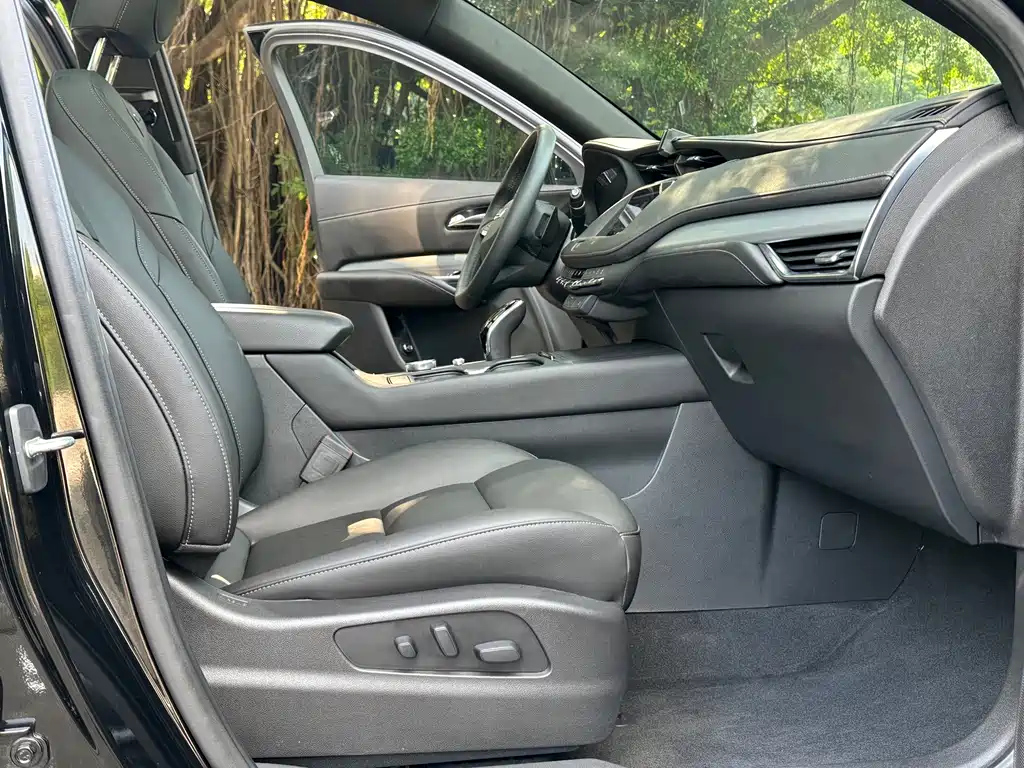 CADILLAC XT4 2021