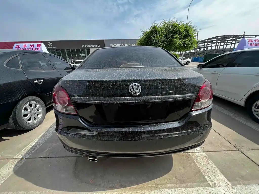 VOLKSWAGEN LAVIDA 2013