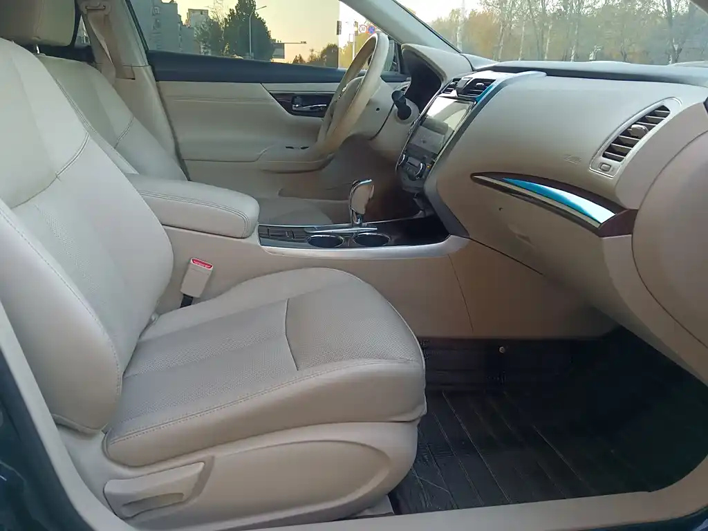 NISSAN TEANA 2016