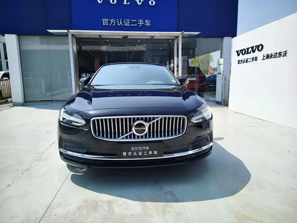 VOLVO S90 2022