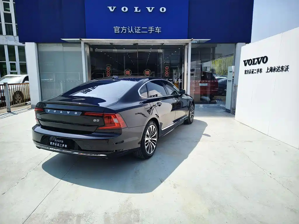 VOLVO S90 2022