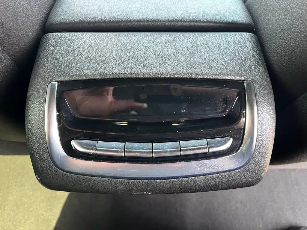 CADILLAC XT6 2021