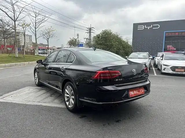 VOLKSWAGEN MAGOTAN 2017