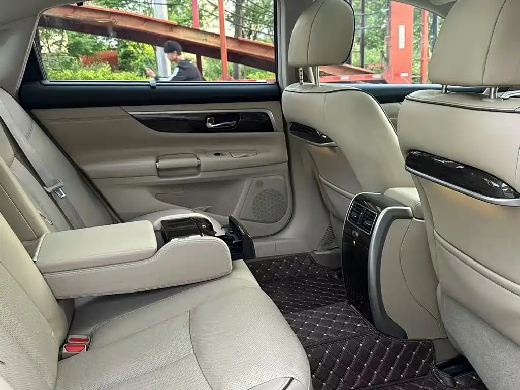 NISSAN TEANA 2015