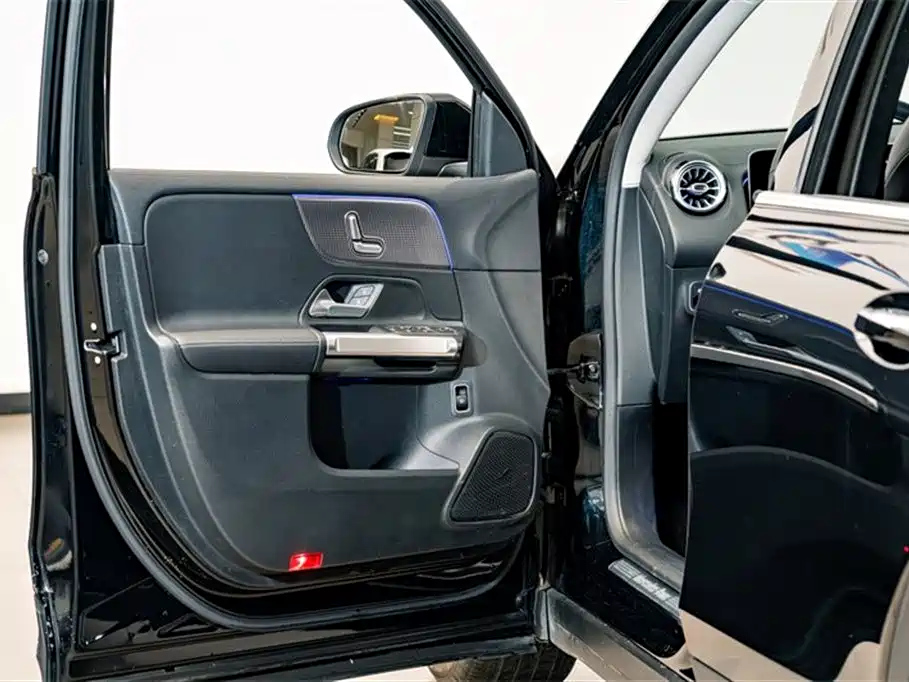 MERCEDES BENZ GLB 2020