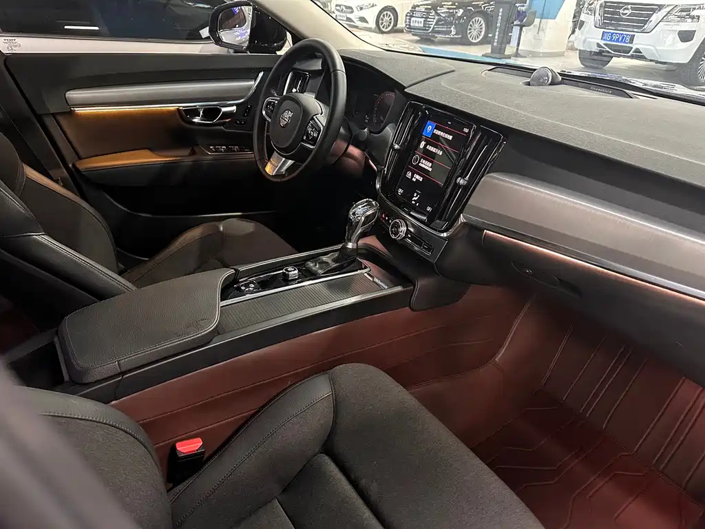 VOLVO S90 2020